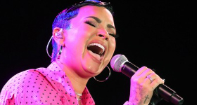 Demi Lovato se presenta en festival de música después de criticar Lollapalooza