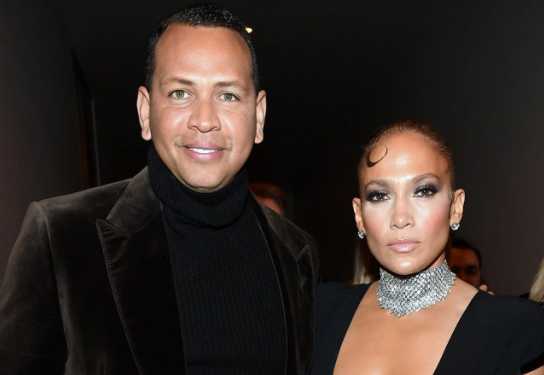 JLo borra fotos con Alex Rodriguez de su Instagram