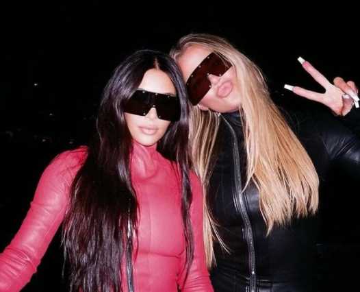 Kim y Khloe en la fiesta de DONDA