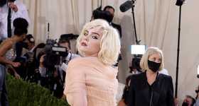 Billie Eilish a lo Marilyn Monroe en el Met Gala 2021