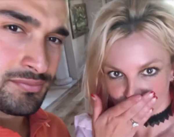 Britney Spears comprometida con Sam Asghari