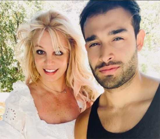 Britney y Sam se fueron de vacaciones después de la audiencia