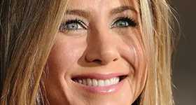 Jennifer Aniston revela detalles de su línea de belleza