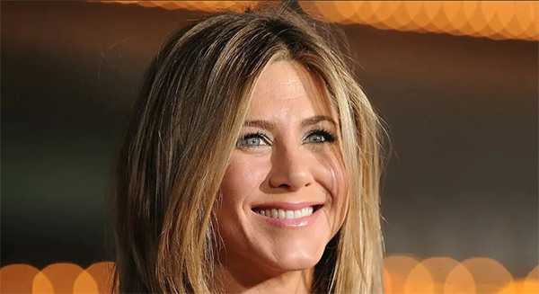 Jennifer Aniston revela detalles de su línea de belleza