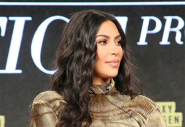 Kim Kardashian dona 3 mil dolares a madre necesitada