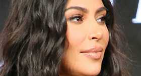 Kim Kardashian dona 3 mil dólares a madre necesitada