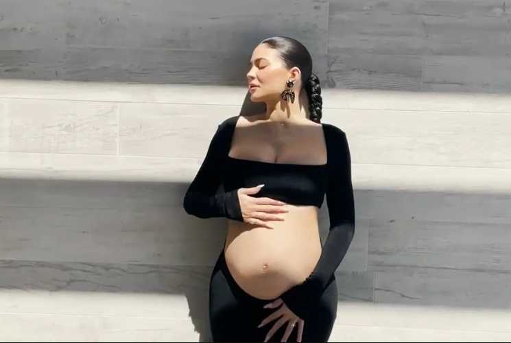 Kylie Jenner CONFIRMA segundo embarazo