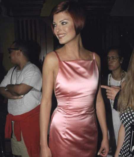 linda evangelista red