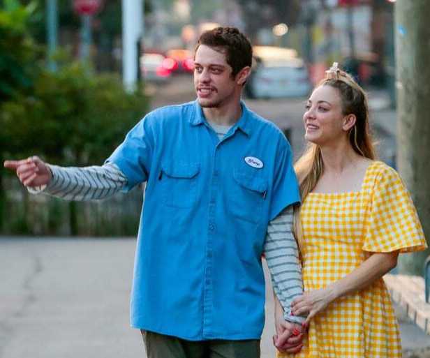 Kaley Cuoco y Pete Davidson solo amigos?