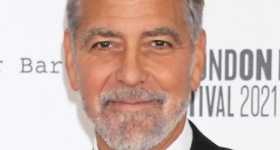 George Clooney se avergüenza de su Batman LOL!