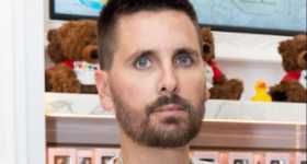 Scott Disick evitando eventos familiares por Travis Barker