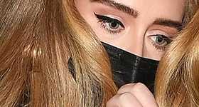 Adele con un anillo luego de cenar con Rich Paul