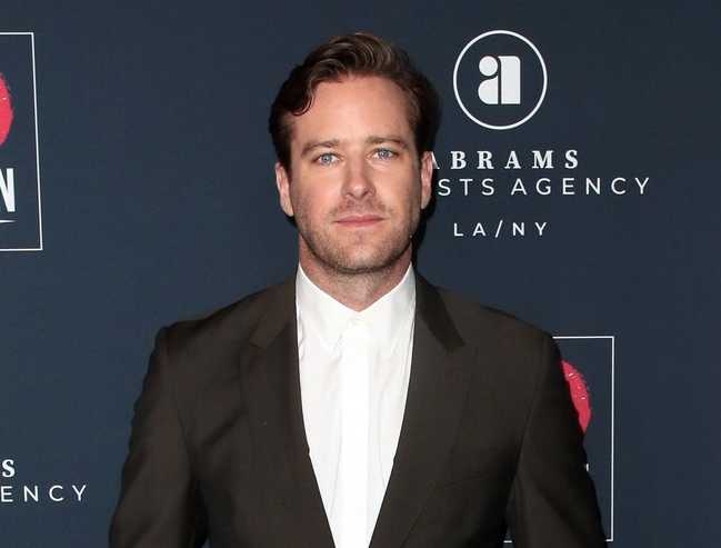 Armie Hammer salió de rehab tras meses de su escándalo de abuso y sexual