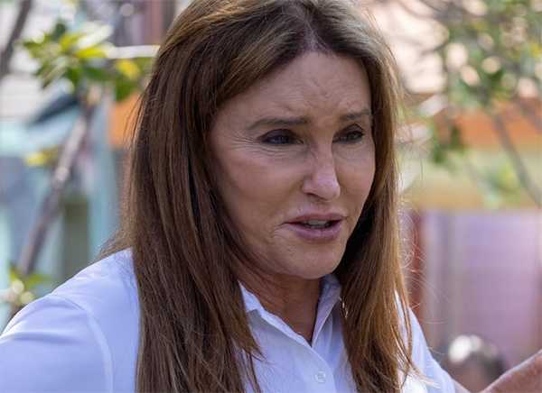 Caitlyn Jenner molesta porque no la dejaron comer el Bev Hill Hotel con jeans rotos