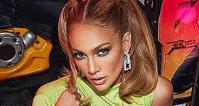 JLo publica fotos para DSW después que Ben es criticado por su última entrevista