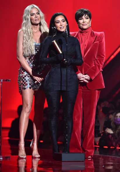 Kim recibe el Fashion Icon Award en los People's Choice Awards 2021