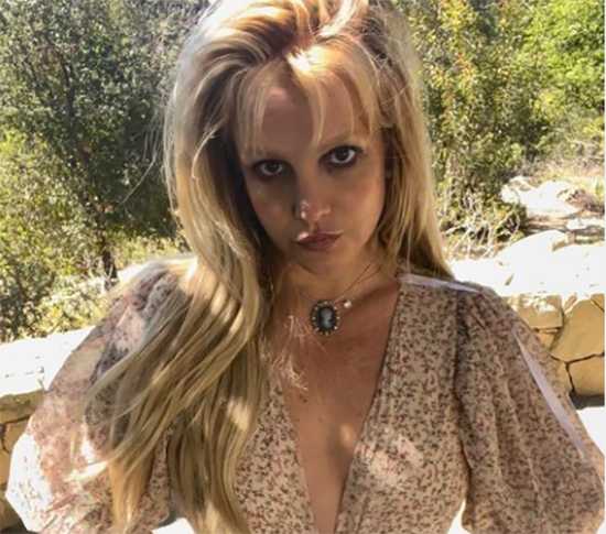 Britney Spears acusa a Lou Taylor de intentar matarla