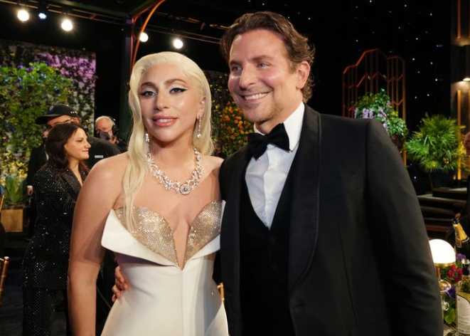 Lady Gaga y Bradley Cooper reunidos en los SAG Awards 2022