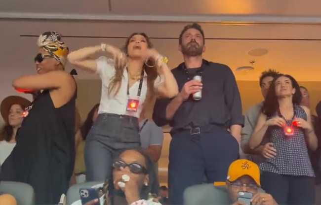 JLo y Ben Affleck restregando su amor en la cara a A-Rod en el Super Bowl