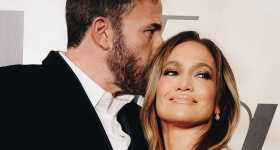 JLo vestida de novia en la premier de Marry Me con Ben Affleck