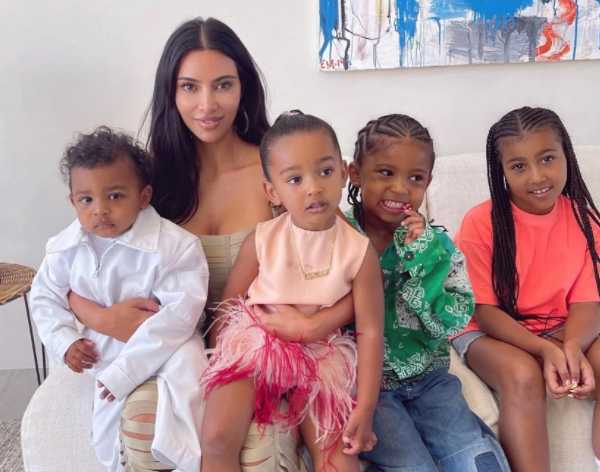 Kim y sus cuatro hijos, Psalm, Chicago, Saint y North