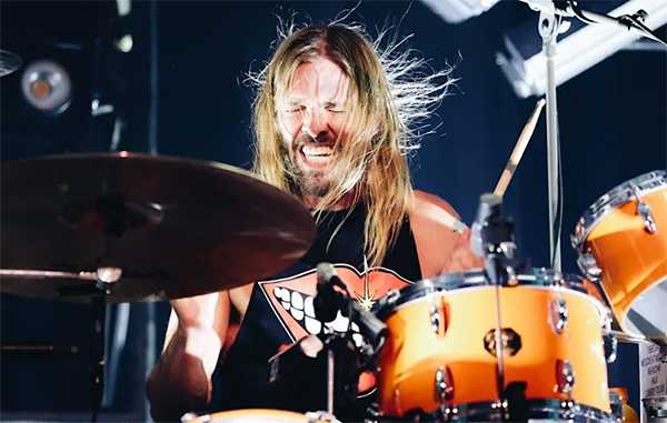 taylor hawkins foo fighters concert