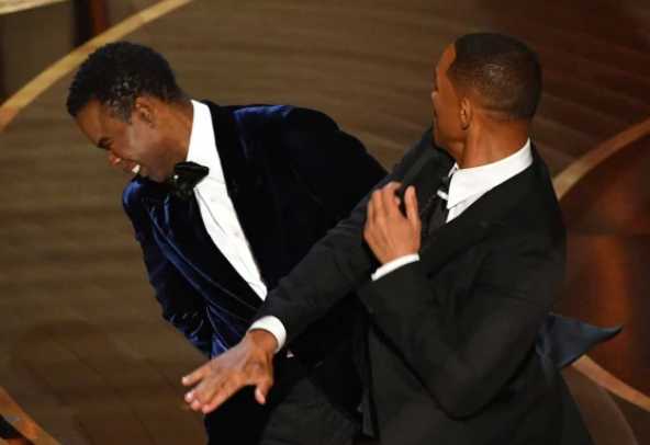 La cachetada de Will Smith a Chris Rock opacó los Oscars
