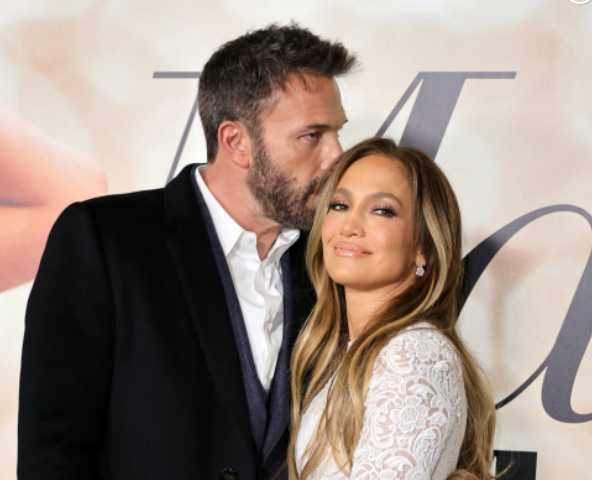 Ben Affleck le pidió matrimonio a JLo en la bañera