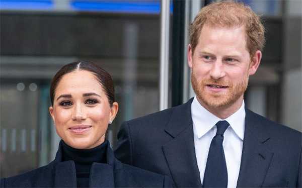 Harry y Meghan visitaron a The Queen por su show de Netflix