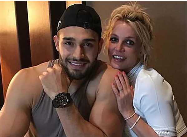 britney sam anuncian perdida baby