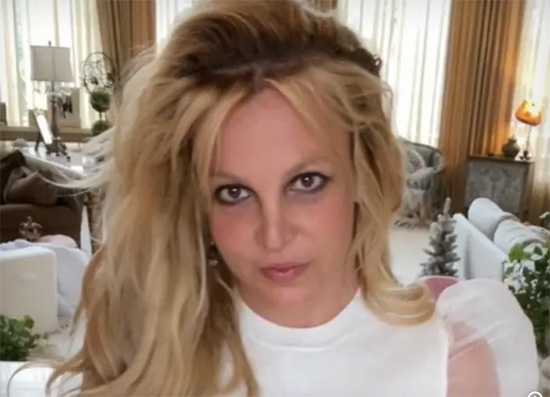 Britney se queda sin gasolina y llaman a la policía