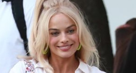 Margot Robbie cumplió 32 a lo Barbie