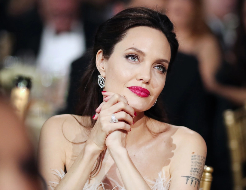 Angelina Jolie llamó a los paps para que filtraran sus fotos con Brad Pitt