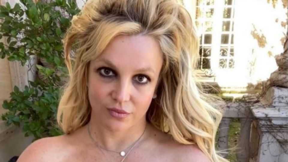 Britney a punto de cerrar trato con Papa Spears y Tri Star