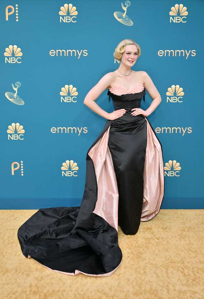 elle fanning red carpet emmys2022