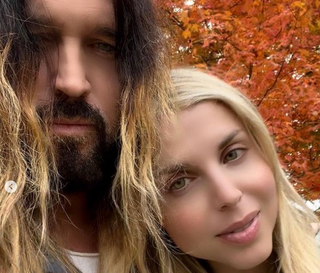 Billy Ray Cyrus comprometido con Firerose