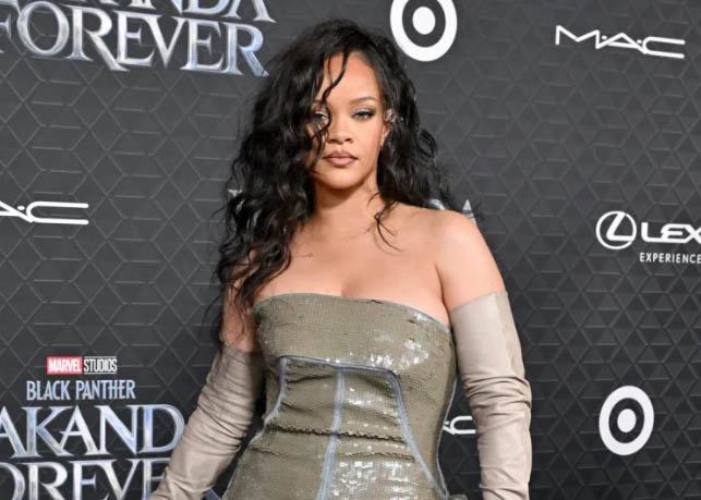 Rihanna en la red carpet de Black Panther Wakanda Forever