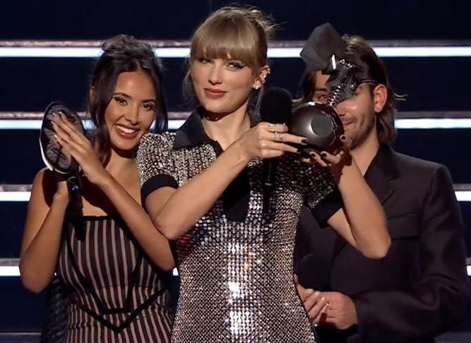 Taylor Swift triunfa en los MTV EMAs 2022