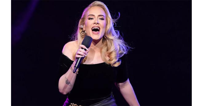 Adele revela que comenzó terapia para hacerse responsable