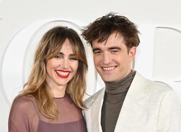 Robert Pattinson y su novia Suki Waterhouse debutan en la red carpet