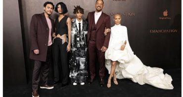 Will Smith y su familia en la red carpet de Emancipation