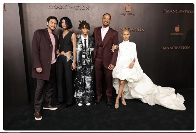 Will Smith y su familia en la red carpet de Emancipation