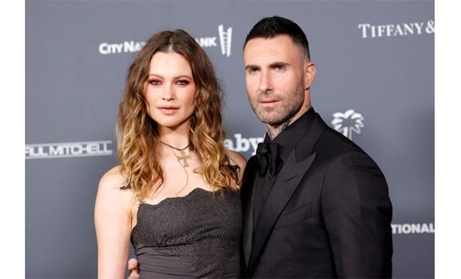 Behati Prinsloo y Adam Levine tuvieron su tercer baby