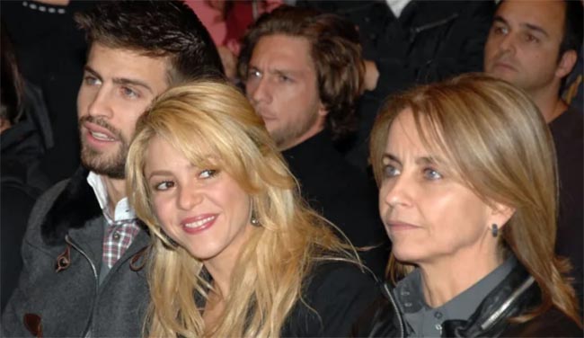 Esa es Shakira y su ex suegra tapándole la boca?