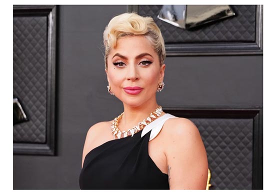 gaga demandada mujer recompensa