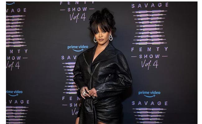 Rihanna preparándose para Super Bowl