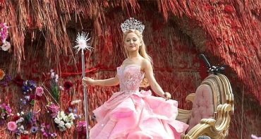 Ariana Grande como Glinda The Good Witch de Wicked