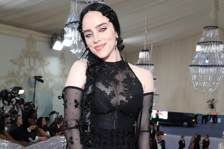 Billie Eilish llama payasos a los que critican su estilo femenino