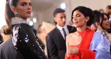 Kim Kardashian, Kendall y Kylie Jenner en el Met Gala H.O.T