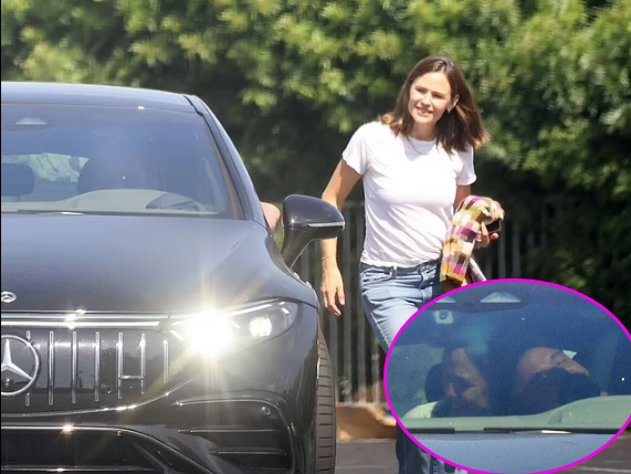 Ben Affleck súper feliz y sonriendo con Jennifer Garner!!!